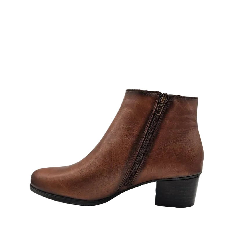 Zeta gallow brown ladies boot from spain